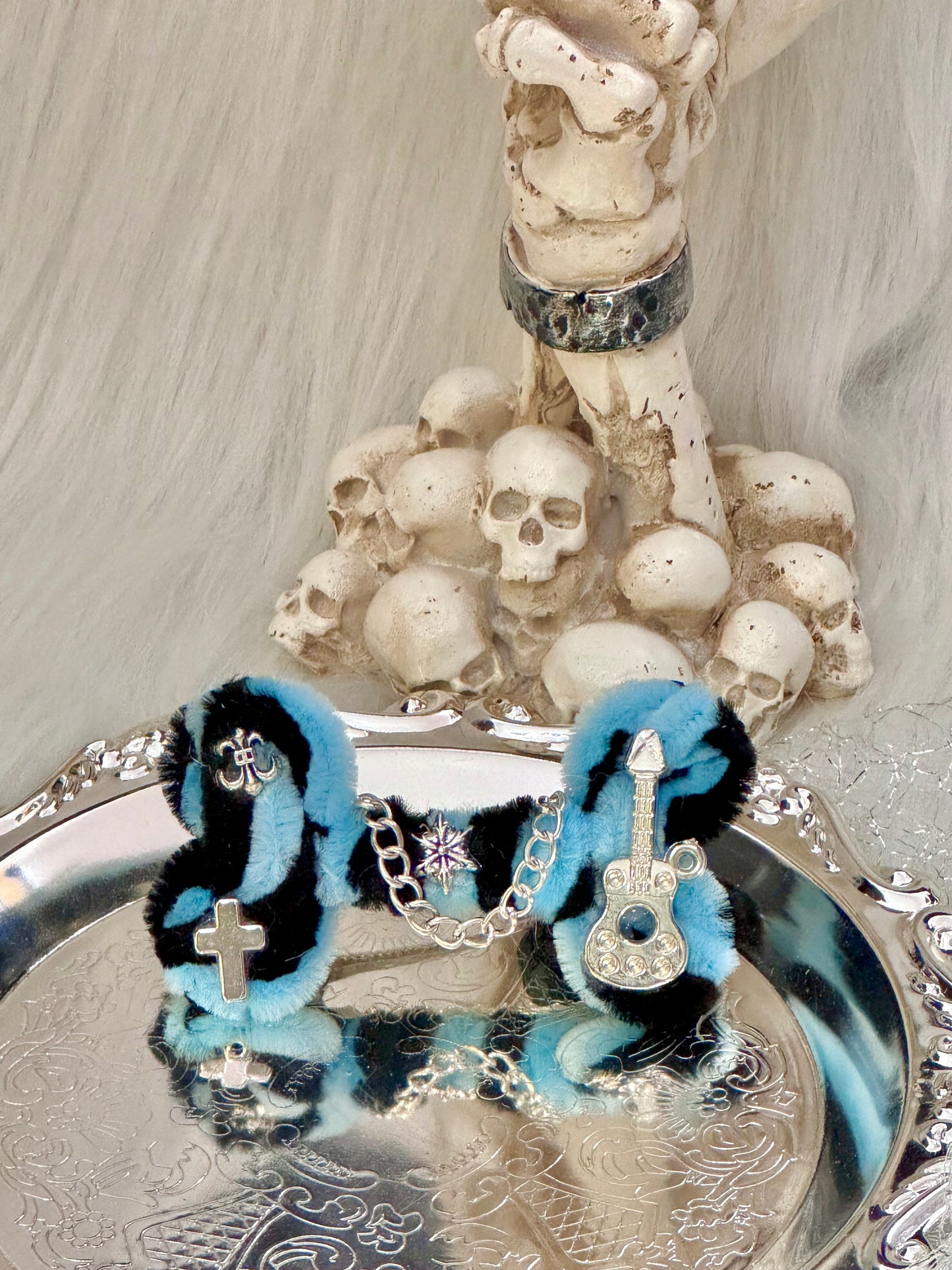 BONE CHIC HAIR CLIP IN BABY BLUE